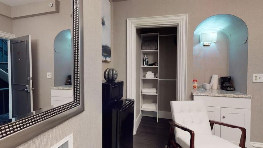 Premier Suites Bay Village ボストン エクステリア 写真